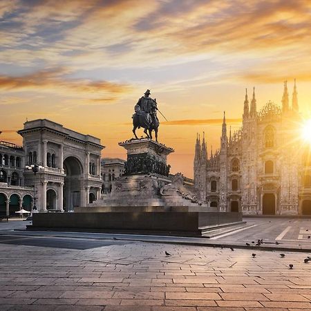 Brand New! Luxurious Apartment In Heart Of Milan Milão Exterior foto